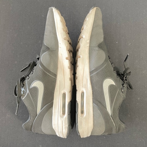 NIKE Women’s AIR MAX 1 ULTRA MOIRE "BLACK SHADOW" size 8.5 - Picture 10 of 10